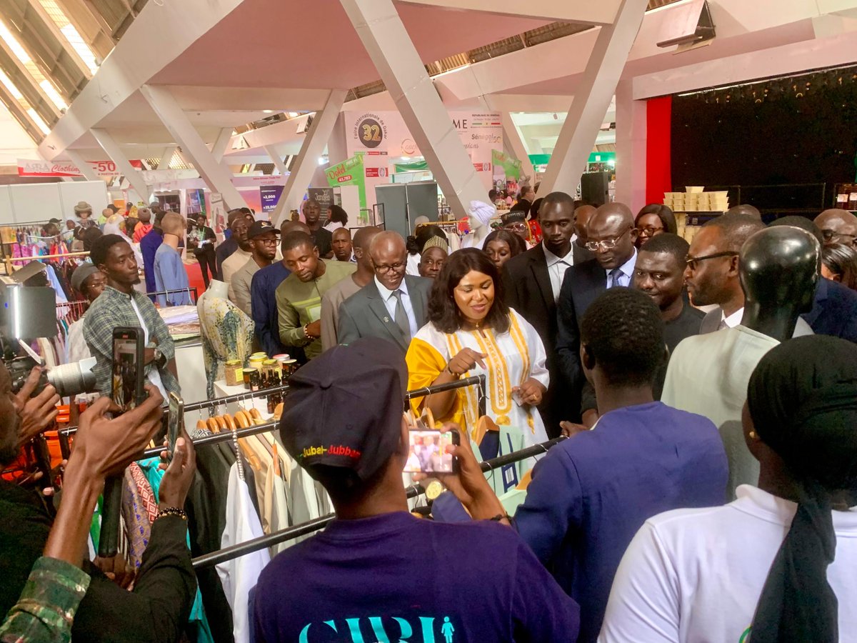 CncShape's tweet image. 🌟 @CncShape  vous dit MERCI ! 🌟

Merci à tous ceux qui ont visité notre stand à la #FIDAK ! 🙏 
Un grand merci à M. Ibrahima Thiam, Mme Marie Rose Faye, M. Alioune Tall et l’équipe de Simplon  . 🚀 Découvrez les moments forts en images ! 📸 

#CNCShape #FIDAK2024 #Innovation