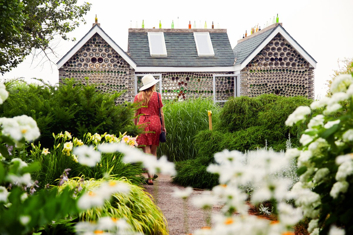 golfpei's tweet photo. On PEI, your family won’t be sitting around waiting while you golf, they’ll be busy doing their own thing like checking out the Bottle Houses. 😌
📍Bottle Houses and Gardens - Maisons de bouteilles et Jardins
📸 Expérience Acadie / Stephen Harris https://t.co/xZ2NNuWHWO