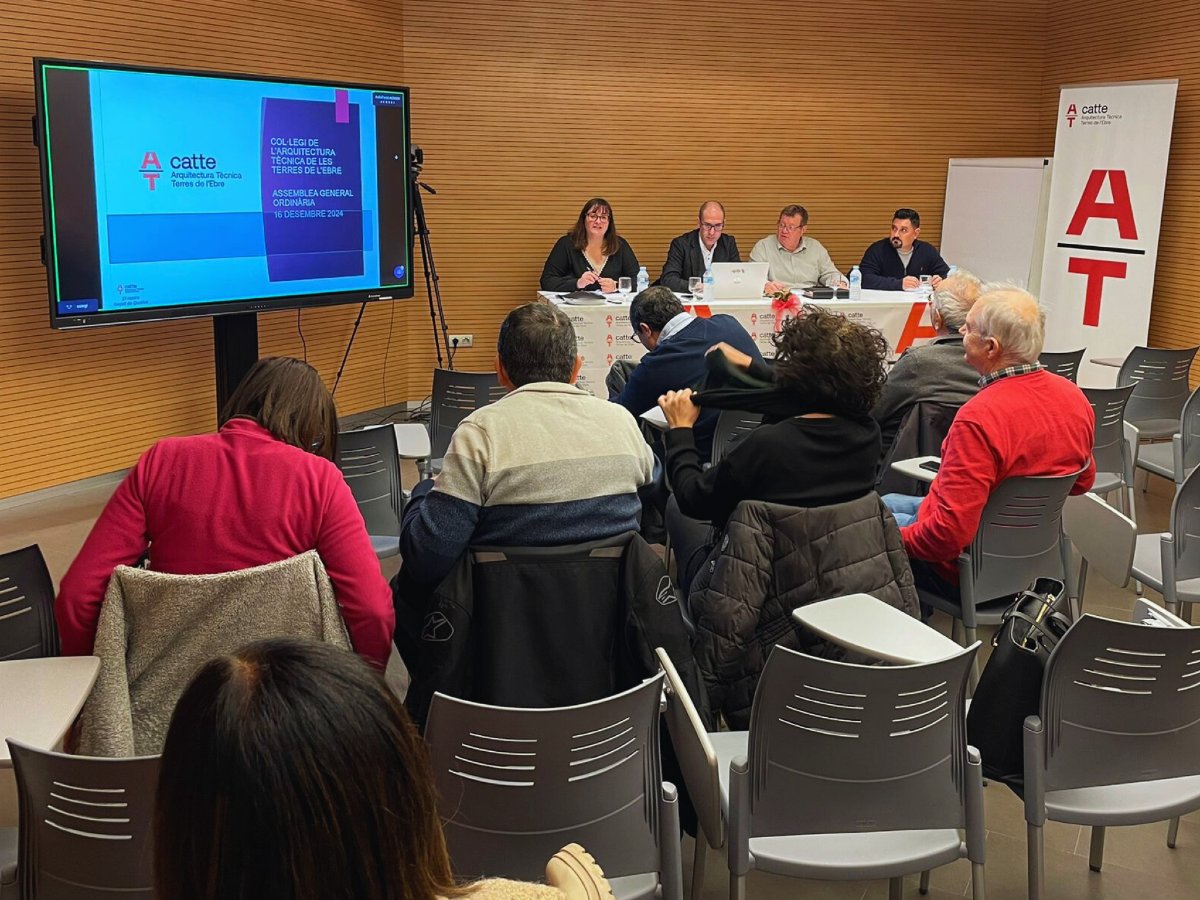 📅 Dilluns 16 de desembre, vam celebrar l’Assemblea General Ordinària al Col·legi de l'Arquitectura Tècnica de les Terres de l'Ebre. ✅Es van aprovar els pressupostos del 2025 i es va presentar el programa d'activitats per al pròxim any. #CATTE #ArquitecturaTècnica #TerresdelEbre