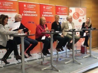 SynopiaFr's tweet image. Table ronde #3 : Solidarité et résilience face aux fractures françaises 🌍
🗣️ Gilles Berhault : “Sans solidarité énergétique, aucune cohésion possible. »
🗣️ Carine Jupin : « Notre comité de l’inclusion financière favorise l’accès au droit »