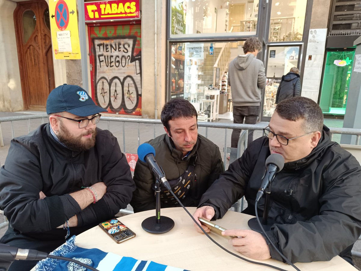 Toc Escapulat (@107toc) on Twitter photo 🎙️Dissabte aprofitant <a href="/la_marato/">La Marató de 3Cat</a> al Carrer Gran, vam fer aquest directe a l'espai d' <a href="/igraciacat/">Plataforma comunicativa iGràcia</a> amb el metge del <a href="/CEEuropa/">Club Esportiu Europa</a> Joan Carles González
🔊open.spotify.com/episode/3hO98Z…
#VilaDeGràcia #FutbolCat <a href="/stmedir/">Sant Medir</a> 🎙️Dissabte aprofitant <a href="/la_marato/">La Marató de 3Cat</a> al Carrer Gran, vam fer aquest directe a l'espai d' <a href="/igraciacat/">Plataforma comunicativa iGràcia</a> amb el metge del <a href="/CEEuropa/">Club Esportiu Europa</a> Joan Carles González
🔊open.spotify.com/episode/3hO98Z…
#VilaDeGràcia #FutbolCat <a href="/stmedir/">Sant Medir</a>