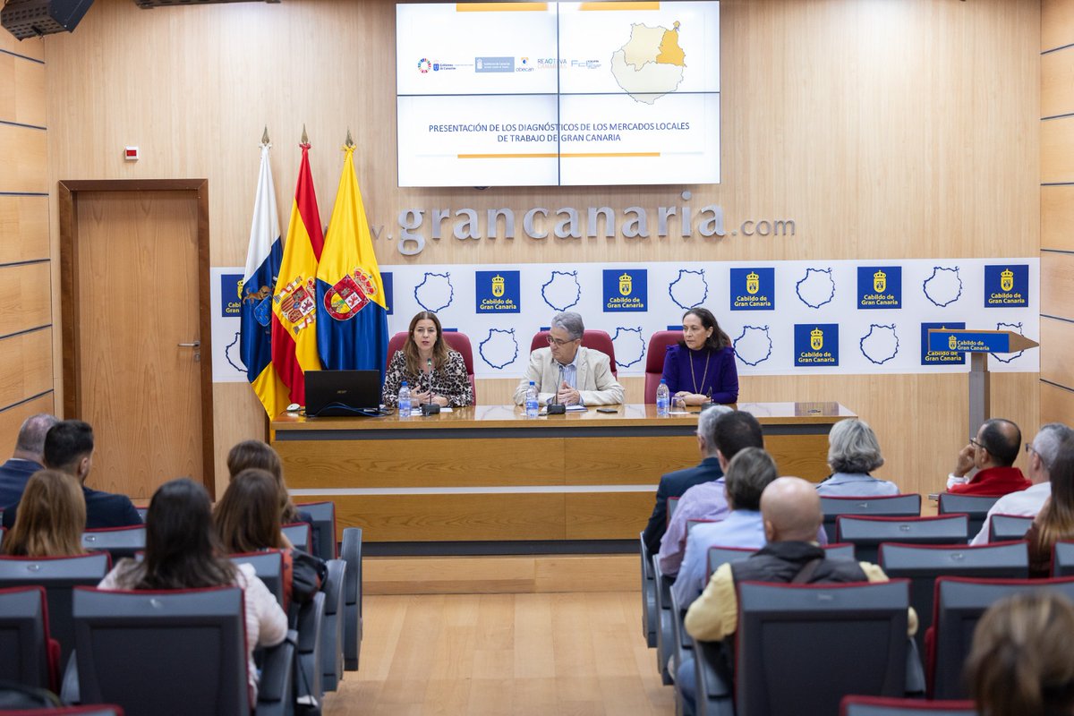 TurismoGobCan's tweet photo. 📢 Presentamos las conclusiones del Mercado Local de Trabajo (MLT) en Gran Canaria.

La viceconsejera de Empleo, Isabel León, presentó las conclusiones del estudio que destaca que la economía azul, la circular y la social muestran un gran potencial como generadores de empleo cualificado en la isla.