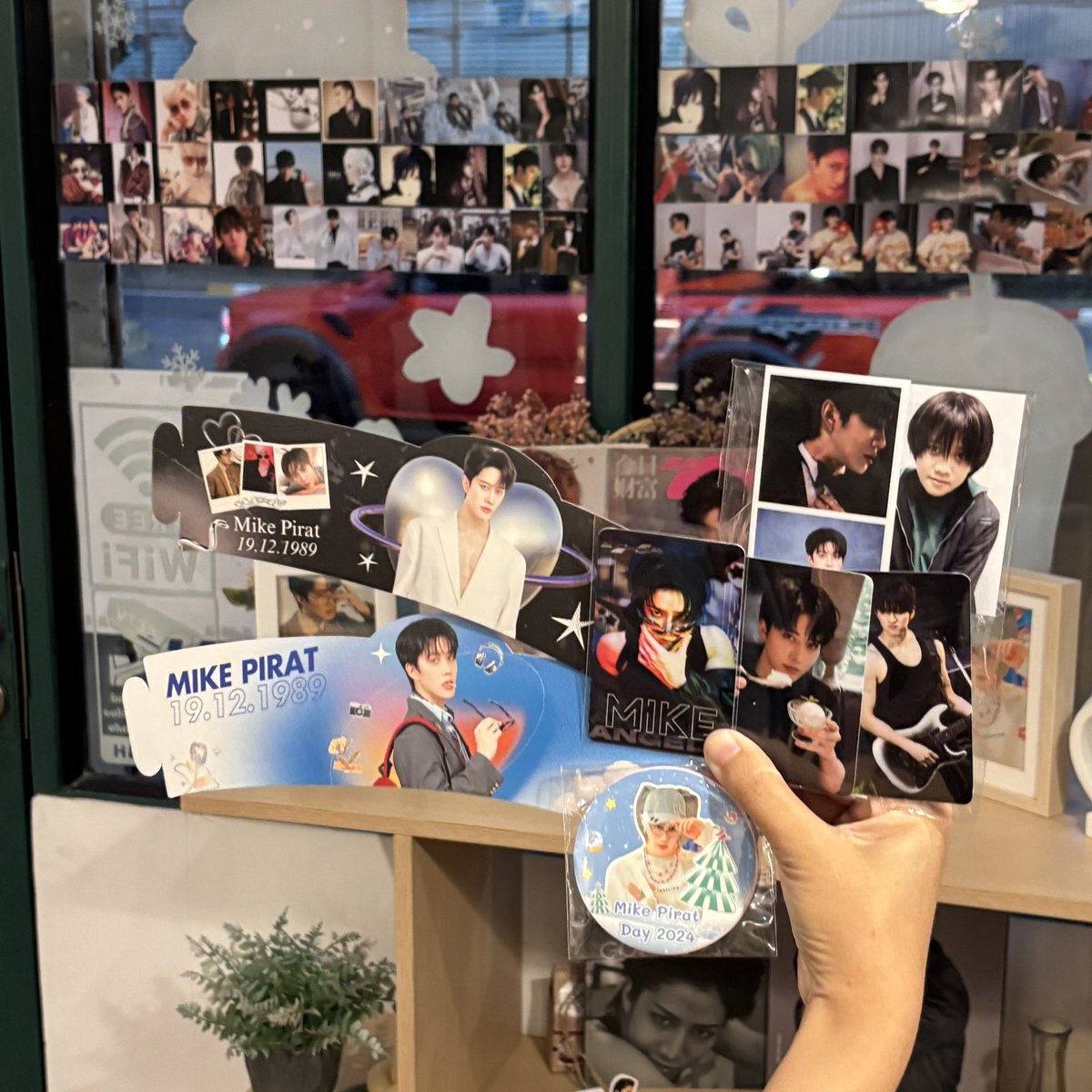 _m1keangelohv's tweet photo. Can’t wait to see you kub angle 
แล้วเจอกันวันที่ 19นี้น้า💙⛄️

📍Be Mood Cafe ปากซอยพัฒนาการ49 https://t.co/WbfIyIxs7u

Date 19-22 dec
Time 9am-6pm
#ไมค์พิรัชต์ #M1keangelo #mikepirat #piratnitipaisalkul #กอล์ฟไมค์ https://t.co/mIq0NfSflK