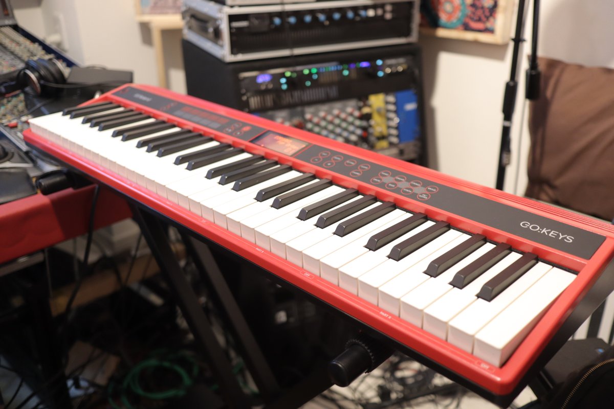 shinyasstudio2's tweet image. My new エレピ。
SSLの赤と合わせました。きゃー！！！
遊びにきてね〜（アコギもあります）
#roland #gokey #go61k #ssl9000j #ssl4000e