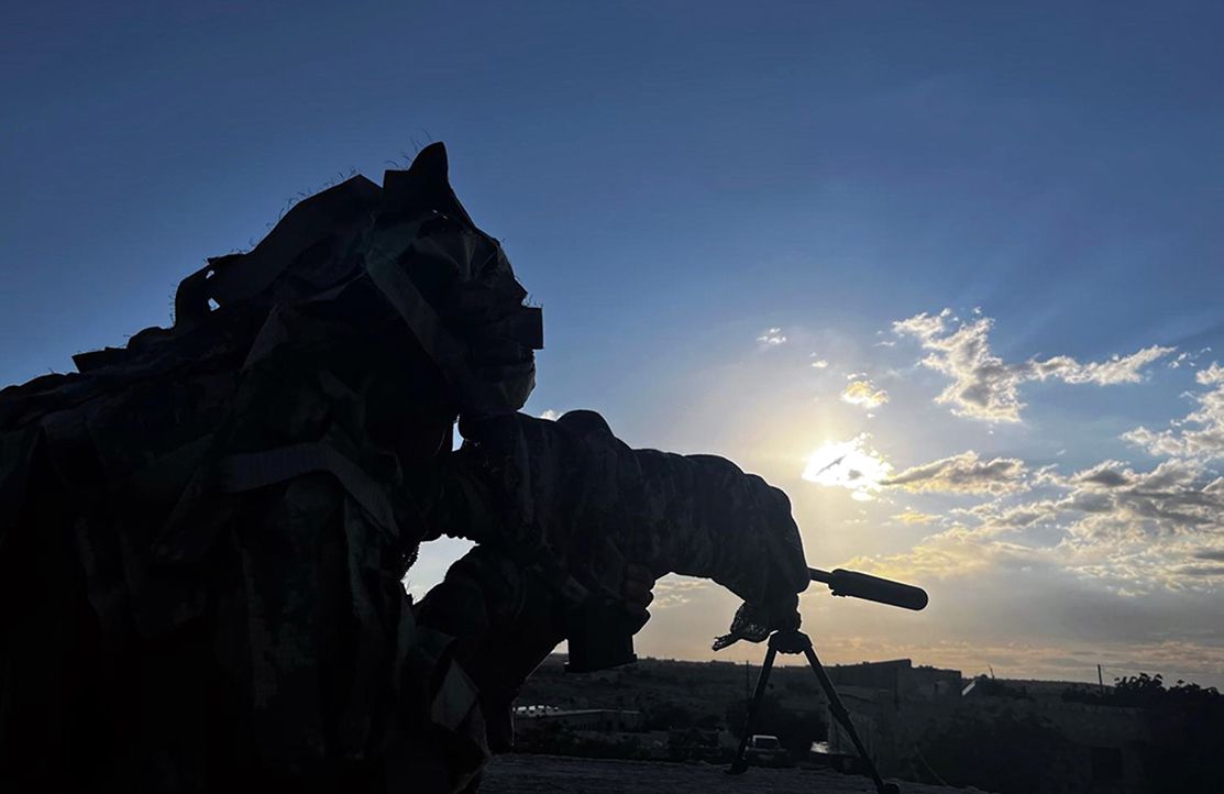 Türk Silahlı Kuvvetleri; Suriye'nin kuzeyindeki Barış Pınarı bölgesinde tespit ettiği 4 PKK/YPG’li terörist ile Irak’ın kuzeyindeki Pençe-Kilit Operasyonu bölgesinde belirlediği 2 PKK'lı teröristi etkisiz hâle getirdi.