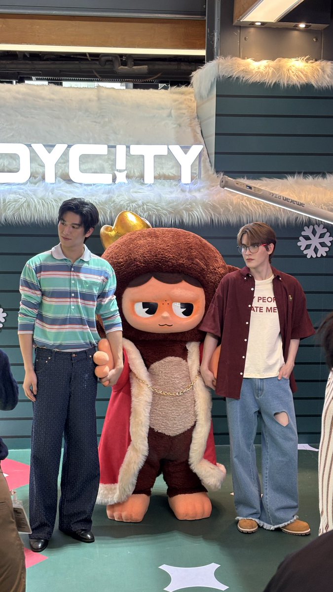 starhunter_ent's tweet photo. น่ารักมากกกกก

SIAM CENTER X MOSBANK

#MosBank 
#SiamCenterARTofTOY
#SiamCenterARTofTOYxMB https://t.co/FF3ijtexfn