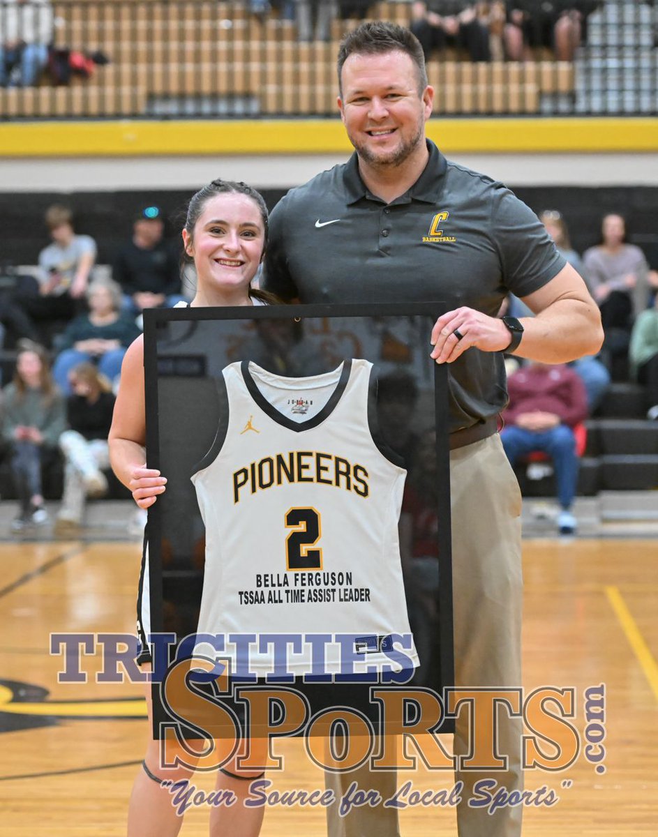 parrotheadvol's tweet photo. Congrats to new @TSSAA Girls @tssaabasketball Division I All-Time Assists Leader Bella Ferguson (925) of @crockett_high @dchs_girlsbball @CrockettGirls !! https://t.co/CyL5NhHJ83