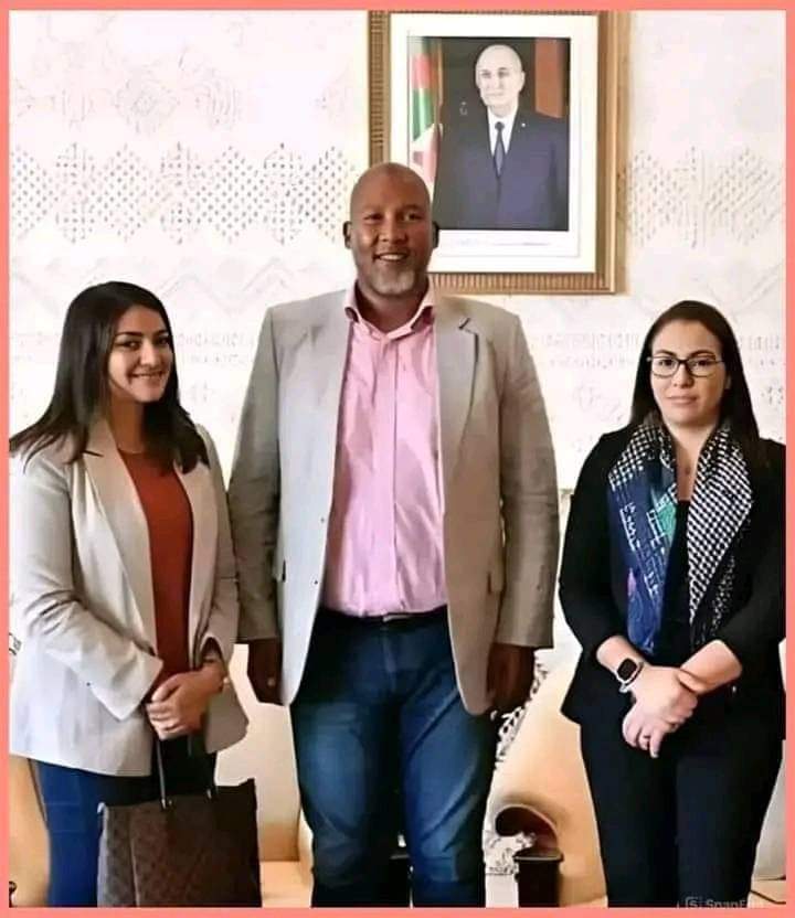 AbailEl2015's tweet photo. @hamid1259 الكبرانات غير سب المروك ويقدموا لك ما لذ وطاب من الجواري https://t.co/NjzOuDMlrJ