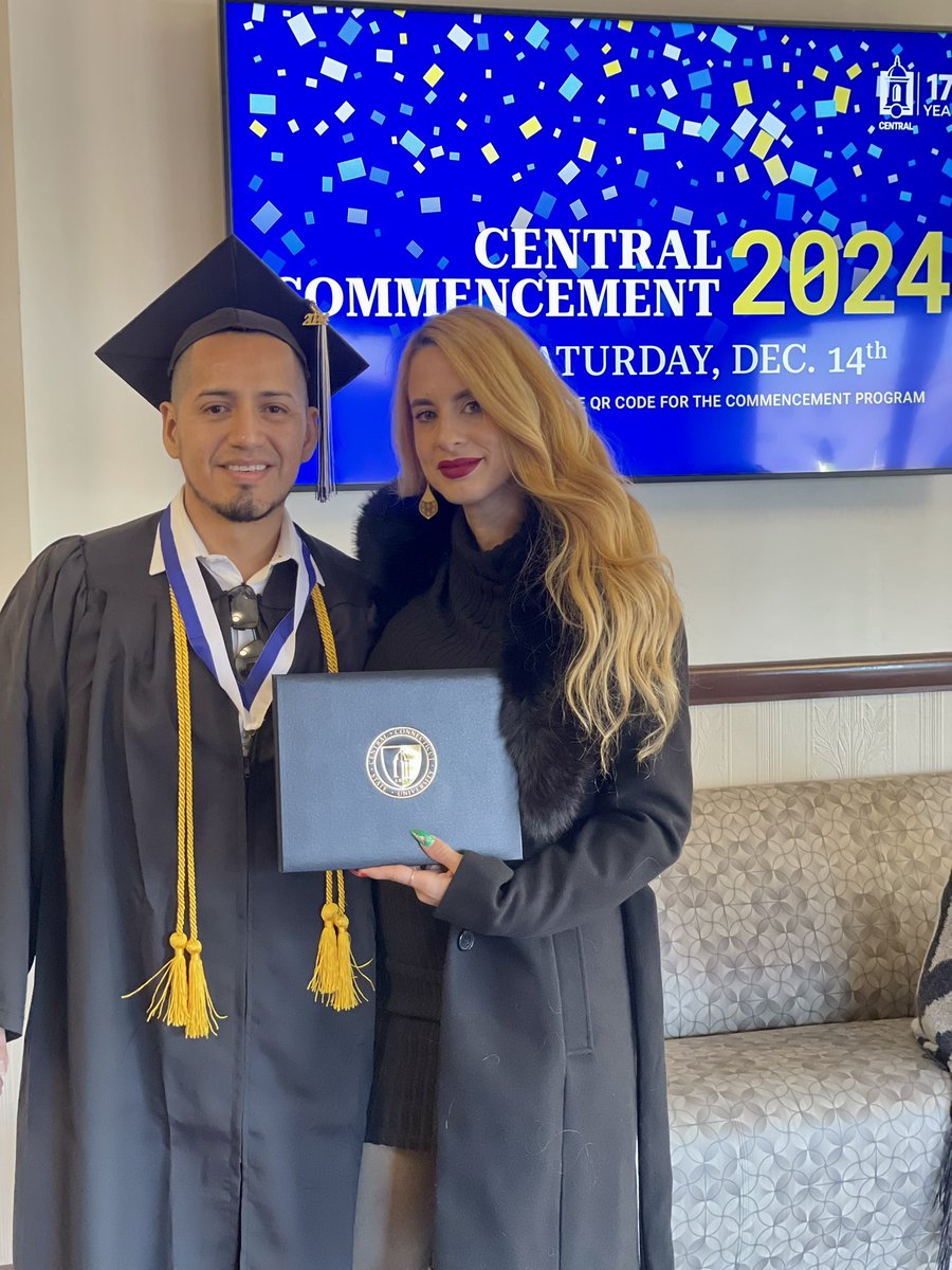 Dm3nte's tweet photo. #Graduation2024
#MIS #DataAnalytics #softwaredeveloper #BusinessIntelligence #IT #AWS #Peru🇵🇪 https://t.co/rvyvhWva7W