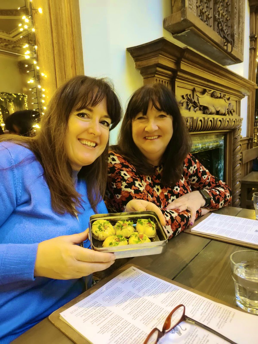 MelanieJ409's tweet photo. @NicholasCornwe7 @Mowglistfood @NicholasCornwe7  my VIP treatment from the wonderful Edinburgh team @Mowglistfood “Are you Nicks Mam”
Great day our trying the food ( and cocktails) xx https://t.co/orfqoebT16