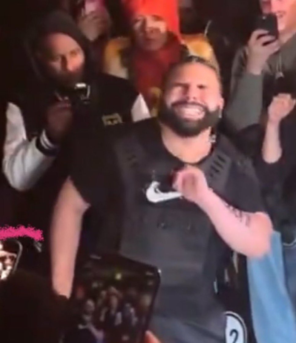 <a href="/fbgwayno/">Mowgli</a> nigga felt Drake in his soul