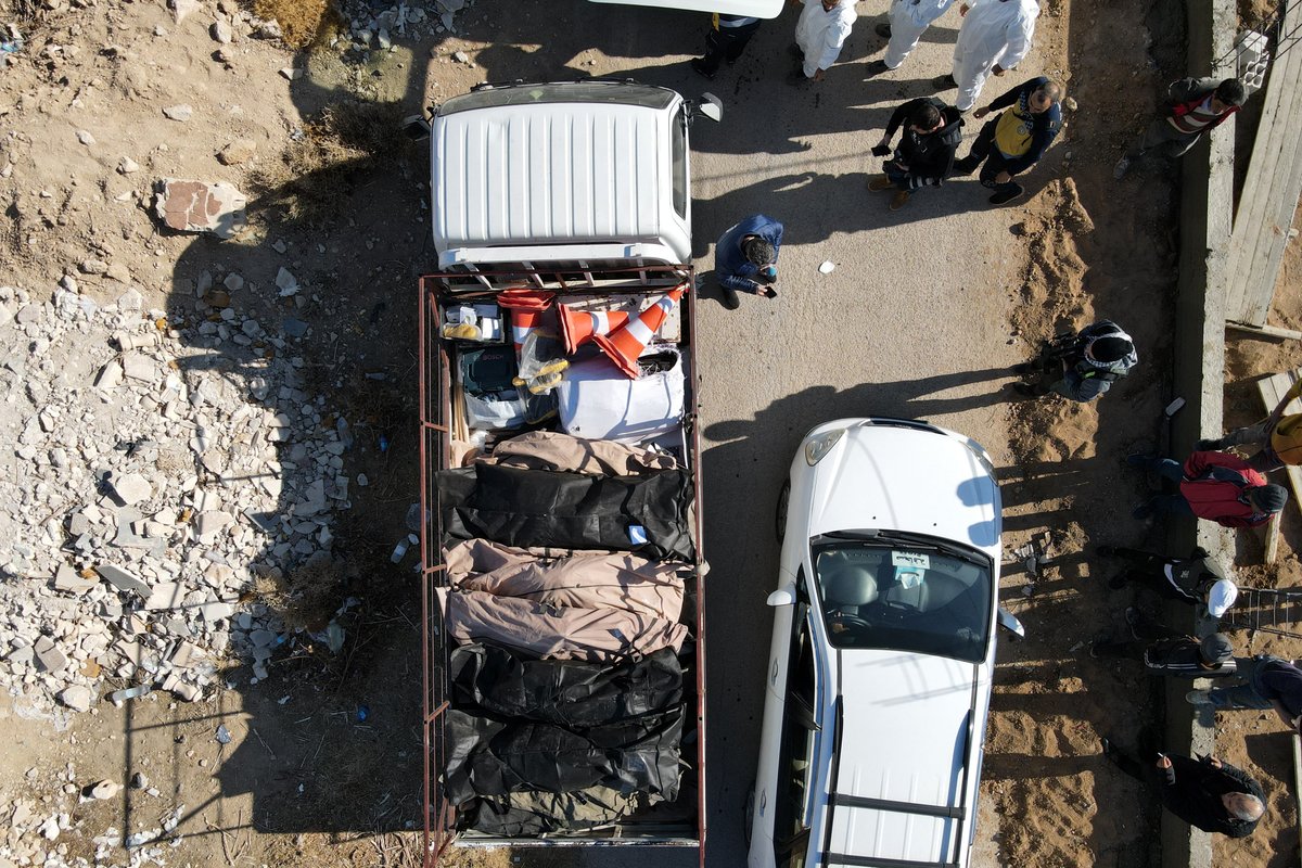 A mass grave outside Damascus, Syria, contained the bodies of at least 100,000 people killed by the former gov't of ousted President Bashar al-Assad 

— in pictures aje.io/e6nlhq