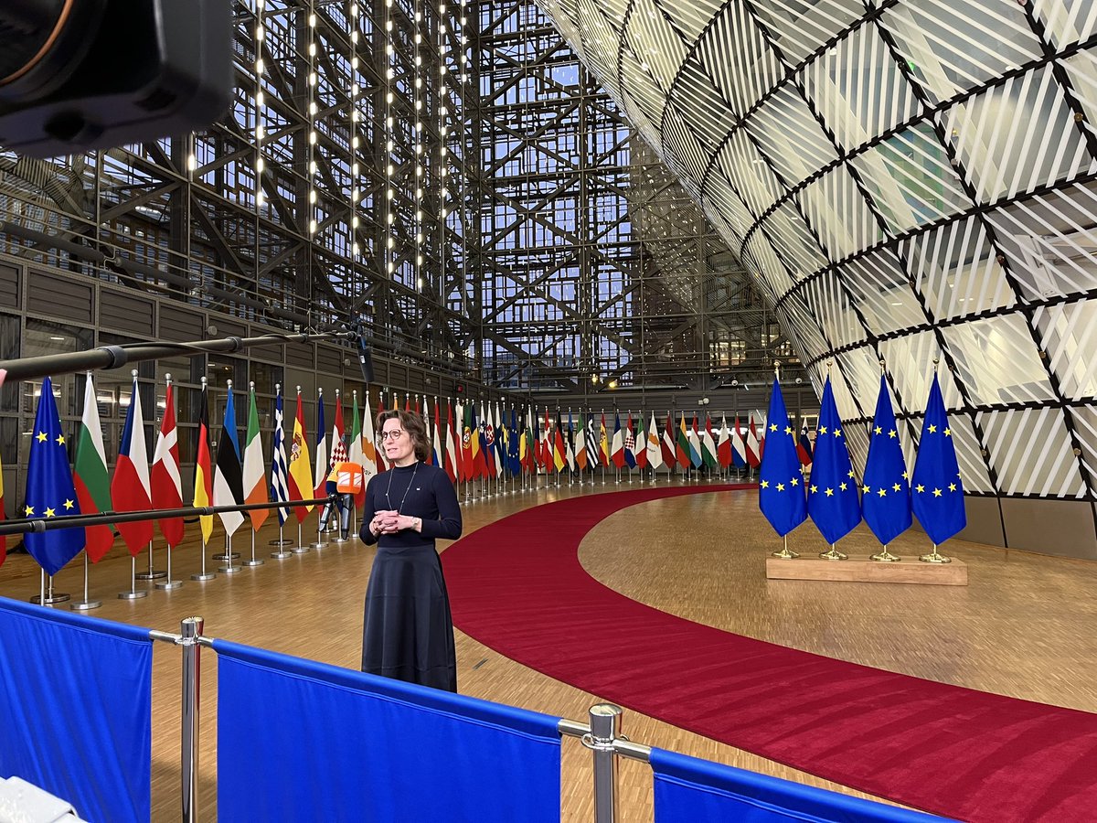 Laura Mercier (@lauramerciereu) on Twitter photo It’s <a href="/JessikaRoswall/">Jessika Roswall</a>’s first Environment Council.
Can’t wait for the fruits deliveries. I’ll be in the press room 😊 x.com/lauramerciereu… It’s <a href="/JessikaRoswall/">Jessika Roswall</a>’s first Environment Council.
Can’t wait for the fruits deliveries. I’ll be in the press room 😊 x.com/lauramerciereu…