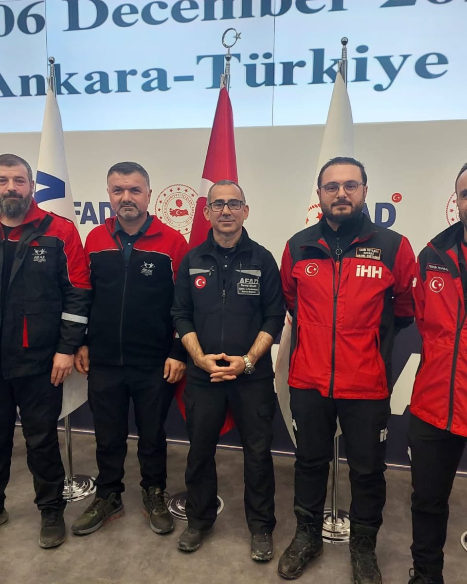 Kocaeli İHH ARAMA KURTARMA adına Afet Platformunun düzenlemiş olduğu Ankara ziyaretine katılım sagladik.
İlk ziyaret Ankara Afet Ve Acil Durum Yönetimine yapıldı.
Sonrasında ekibimiz Türk Havacılık Ve Uzay Sanayi A.Ş. (TUSAŞ) ziyaret edildi.