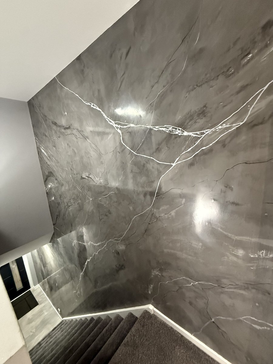 🖤 M A R B L E…. S T A I R C A S E 🖤

A real wow factor the moment you enter this home ❕

Marble blends created with different tones to match our clients stunning home. The marble really catch the light and draw your eyes up the stunning install 🖤

Plasteringperfect.com 👨‍💻