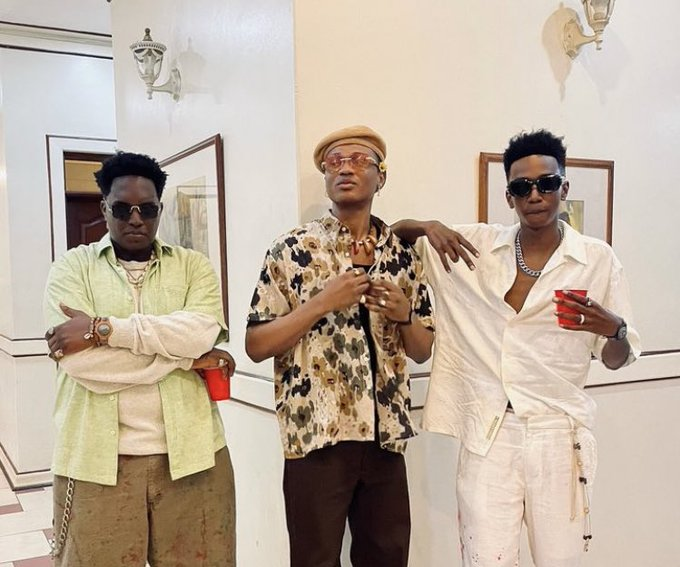 Soundcity985FM's tweet photo. SOUNDS OF AFRICA!!!!!
#NP🔊 'Digii IV' - #MrTee x @Tenorboysings_ x @itsJoshuaBaraka
📻🎧#WhatsUpLagos w. @TheQueenIma 💜
https://t.co/Qg6qJ3EkVZ
#WeOwnTheMornings🌞 https://t.co/UFCtdrT5Lh