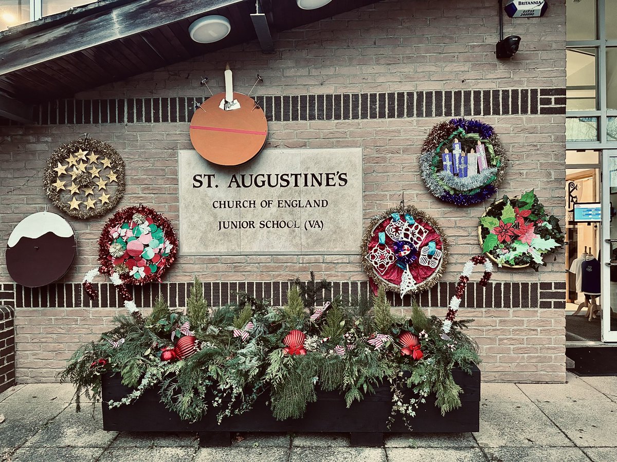 StAugustinesJun's tweet photo. It’s beginning to look a lot like Christmas… https://t.co/fipcMZ6ePf