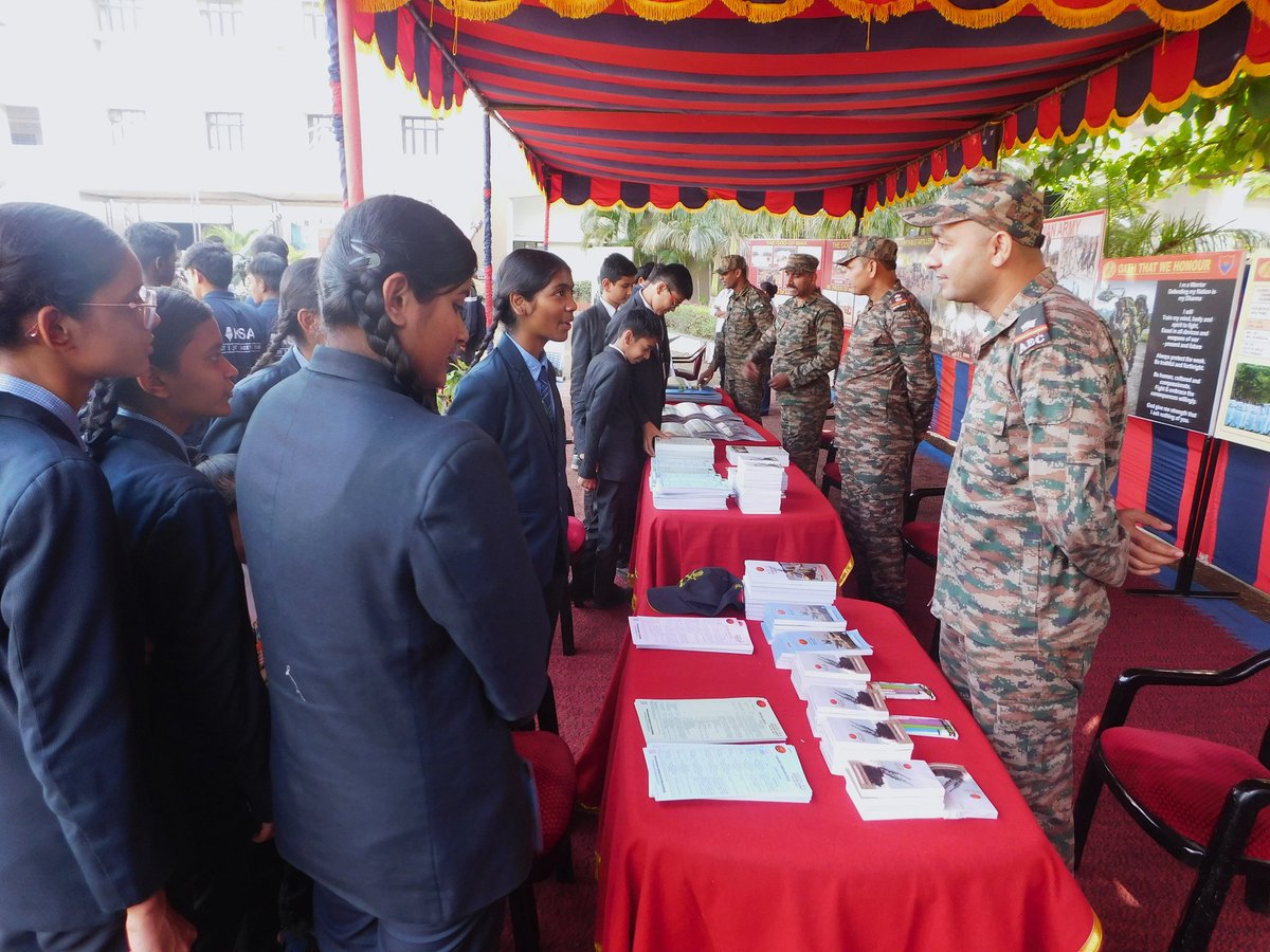 PRODefPune's tweet photo. 'Igniting Ambitions, Shaping Destinies'. The Zonal Recruiting Office Pune, engaged with the vibrant minds at Bhonsala Mil School Nashik on the occasion of Vijay Diwas as part of Know Your Army Mela..(1/3)
#JoinIndianArmy
#StudentsOutreach
#CareerOpportunities
#NationFirst https://t.co/TYub19nNCz