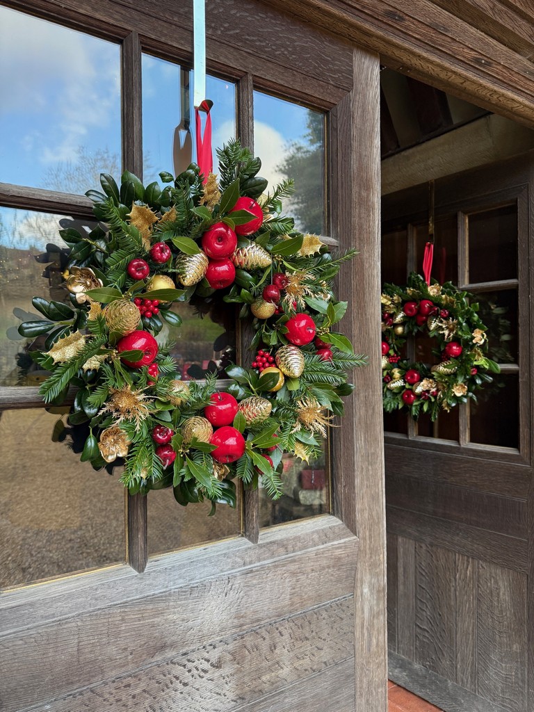 southeastNT's tweet photo. Nothing says Christmas like a festive wreath on the front door, welcoming you into houses filled with Christmas trees and decorations.
⁠
Here’s a round up of our finest wreaths, do you have a favourite? https://t.co/Gdd37qTZWV