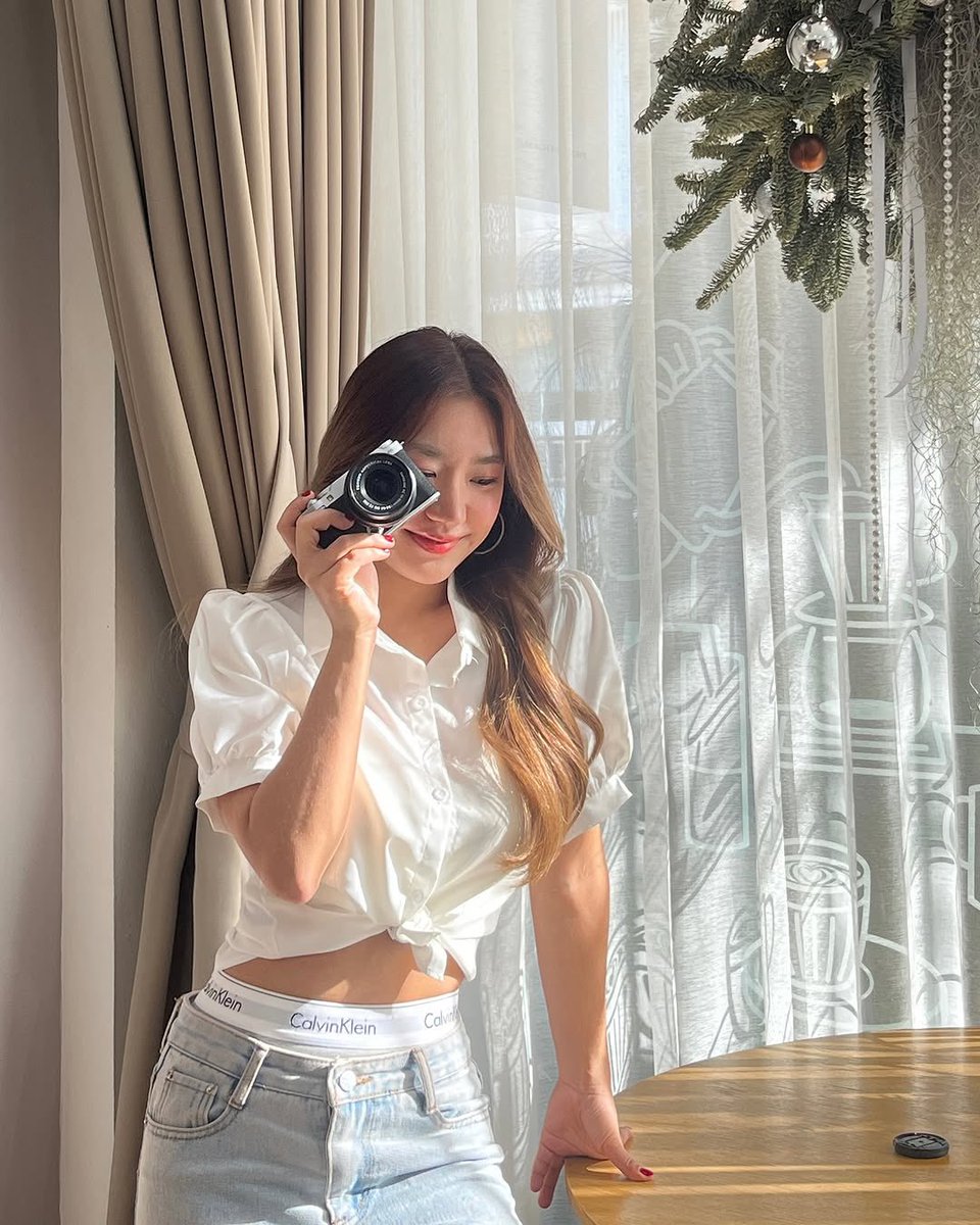 The_IntrovertA's tweet image. 🍭[UPDATE: 17•12•24 | Instagram | Irinning]: 

📝: Making music vibes with my X-M5 @fujifilmxthailand 🎵 
#FUJIFILMXM5
#Coloryourmoment 
#Snapcreator

•
•
•
#IRINNING