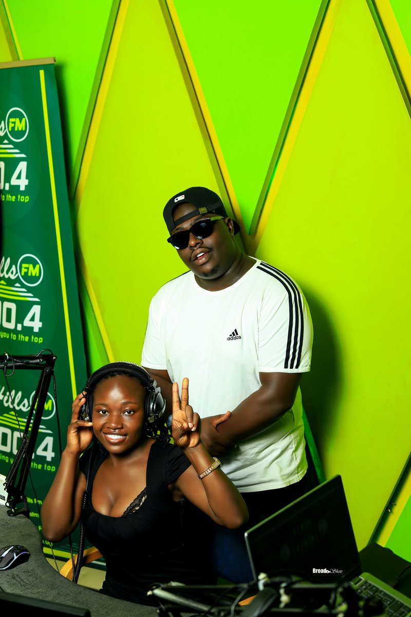 hillsfmkabale's tweet photo. Your Requests For The #ElevenAtEleven On Air Now With @McShammy97//@LizzieHumble
Stream Live https://t.co/YJcyobBNvt
#hillsfmamtopm
#takingyoutothetop
#freshhitsforkigezi https://t.co/jRKPmveoLu