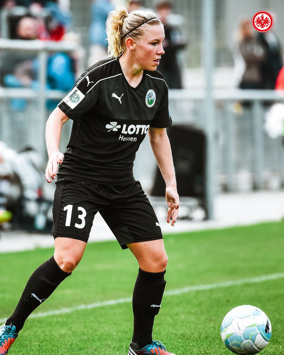 𝓐𝓵𝓵𝓮𝓼 𝓖𝓾𝓽𝓮 an zwei ehemalige FFC-Spielerinnen! 🥳

<a href="/Jackie_10_/">Jackie Groenen</a> (hier beim FFC-Mädchencamp 2005 🥰) wird heute 30, Marith Müller-Prießen feiert ihren 34. Geburtstag! 

#SGE #EintrachtFrauen