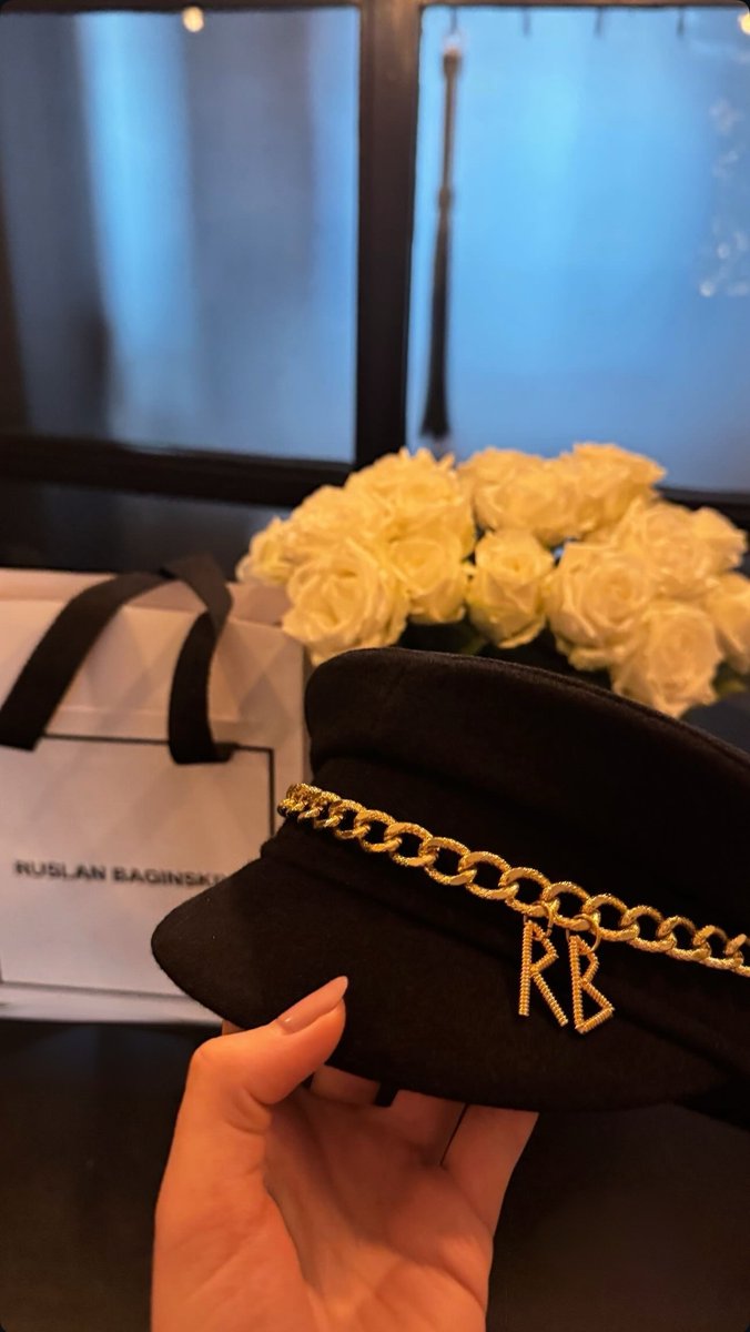 MayaWal48270893's tweet photo. я вибачаюсь, але що робити з цією "шляпою"??
ну це реально хуйня, ну як ви його носите?🤦♀️🤦♀️🤦♀️
#MorningVibes #hats #wtf #RBBR https://t.co/RqdKHj8Ub5