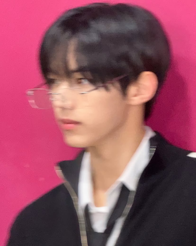 IslThis's tweet photo. 넘나 투명하게 맘에 드는 착장만 올려주는 도떤남자애

#TWS #DOHOON #투어스 #도훈 https://t.co/QDgpKIl7F2