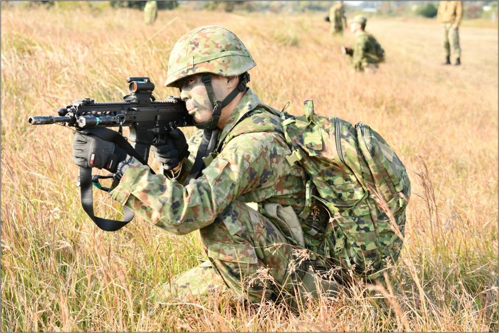jgsdf_gcc_ardb's tweet photo. 【146期履修前教育】
#第2水陸機動連隊 第3中隊は、146期陸曹候補生課程教育入校予定者に対して履修前教育を実施し、陸曹候補生に必要な資質を涵養するとともに識能を向上させました。
連隊は各種事態に対応するため、日々その実力を培っていきます。
#2ARDR https://t.co/tFaDKnazFQ