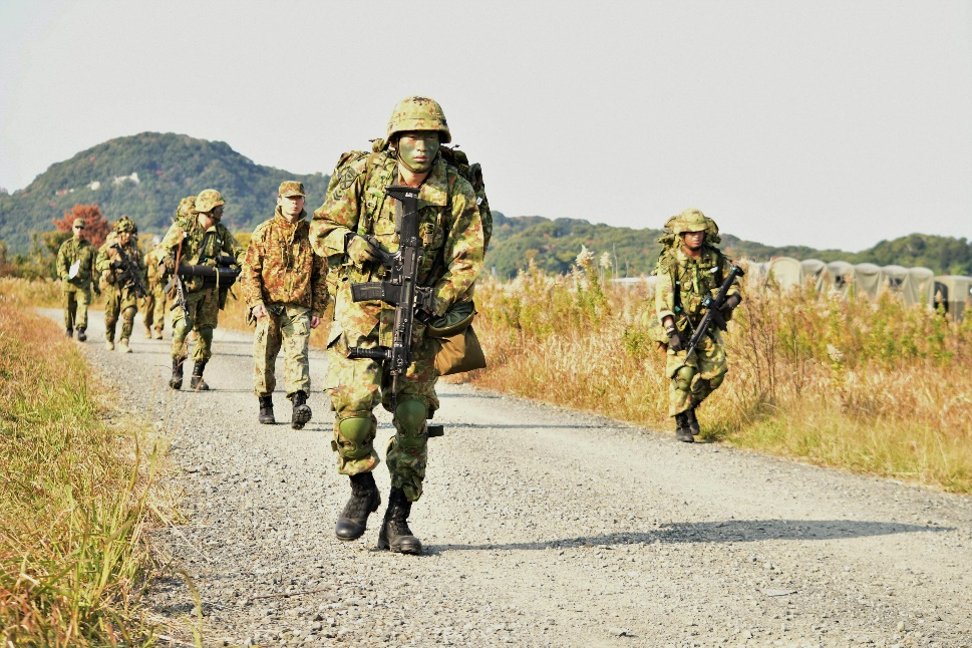 jgsdf_gcc_ardb's tweet photo. 【146期履修前教育】
#第2水陸機動連隊 第3中隊は、146期陸曹候補生課程教育入校予定者に対して履修前教育を実施し、陸曹候補生に必要な資質を涵養するとともに識能を向上させました。
連隊は各種事態に対応するため、日々その実力を培っていきます。
#2ARDR https://t.co/tFaDKnazFQ