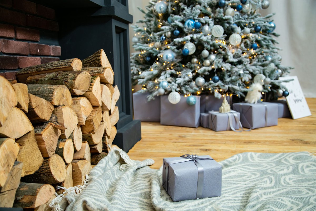 iX5uk's tweet image. If you’re noticing pests in your home and can’t pinpoint their entry route, you might be surprised at the weird and wonderful ways these uninvited guests can find their way in. In this blog, we look at some common culprits and their sneaky methods: ix5.uk/weird-and-wond… #Pests