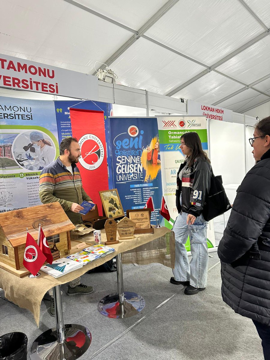 BATIKAF'24 ikinci gününde tüm hızıyla devam ediyor. 🤓✨ 
Fuar alanında bulunan standımızı ziyaret edebilir, Üniversitemiz hakkında bilgi alabilirsiniz. Acele edin!🏃🏻‍♂️🏃🏻‍♀️

<a href="/kastamonuunv/">Kastamonu Üniversitesi</a> 
<a href="/yetenekheryerde/">Yetenek Her Yerde</a>