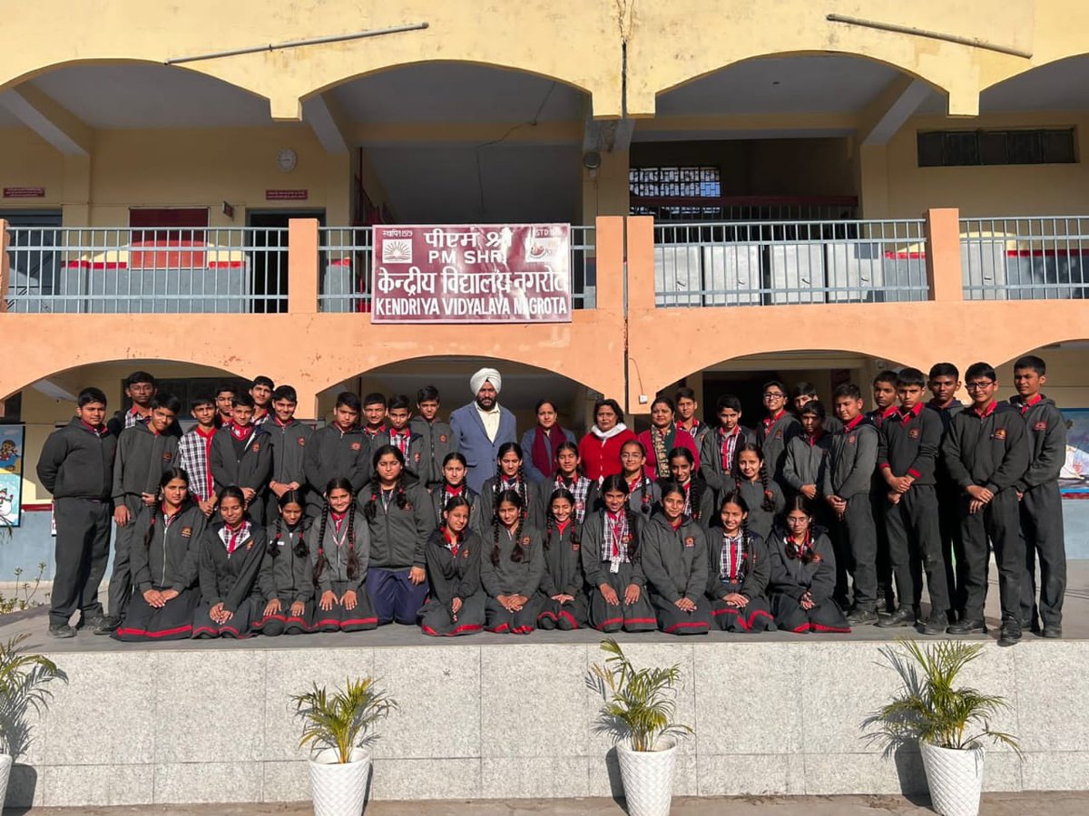 JAM_NIELIT's tweet image. #NIELITJammu successfully conducted 5-day Training Program on AI/ML with Python at KV2, Nagrota under the #PMSHRI Scheme.This program provided an excellent platform for students to gain foundational knowledge & hands-on experience in AI and ML. #AIWithPython @NIELITIndia @kvshqr