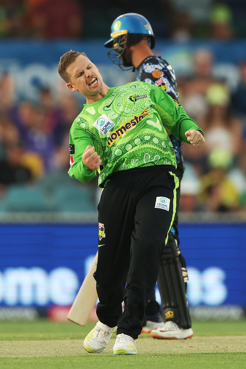 ThunderBBL's tweet photo. Epic. 

#Lockie https://t.co/YYt5mx57lq