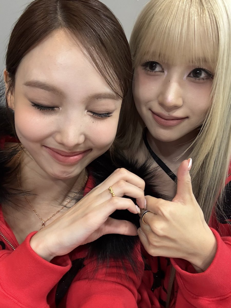 imnayeonbbl's tweet photo. 241215 🐰📸 https://t.co/UGX6s3V25l