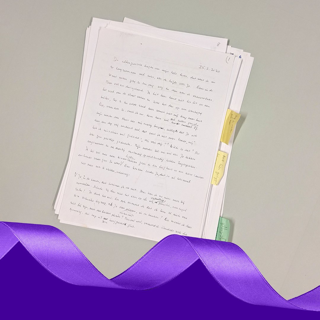 🎁#ADVENT! Dag 23: Manuscript Jo van Judith Herzberg, die al jaren over haar kindermeisje Jo wilde schrijven. Dankzij Jo heeft Herzberg de Tweede Wereldoorlog overleefd. 💜
Bekijk hier meer: literatuurmuseum.nl/adventskalende…