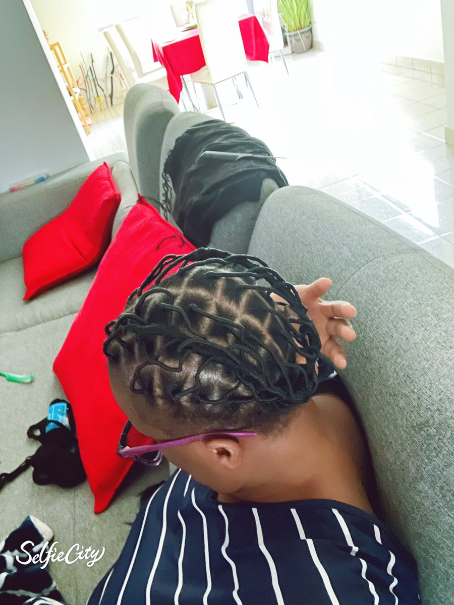 Kawatin's tweet photo. Made my Christmas hair!!!! So excited!!! https://t.co/g0RNspHakN