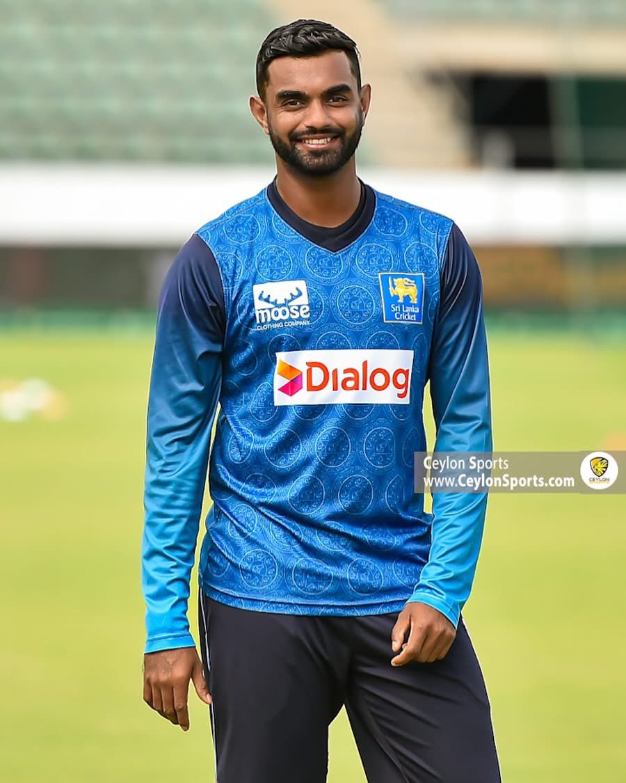 LEmbuldeniya's tweet image. Smiling is also part of the training plan. 😎 

#OnAndOffTheField #embula #149 #Cricket 🇿🇦