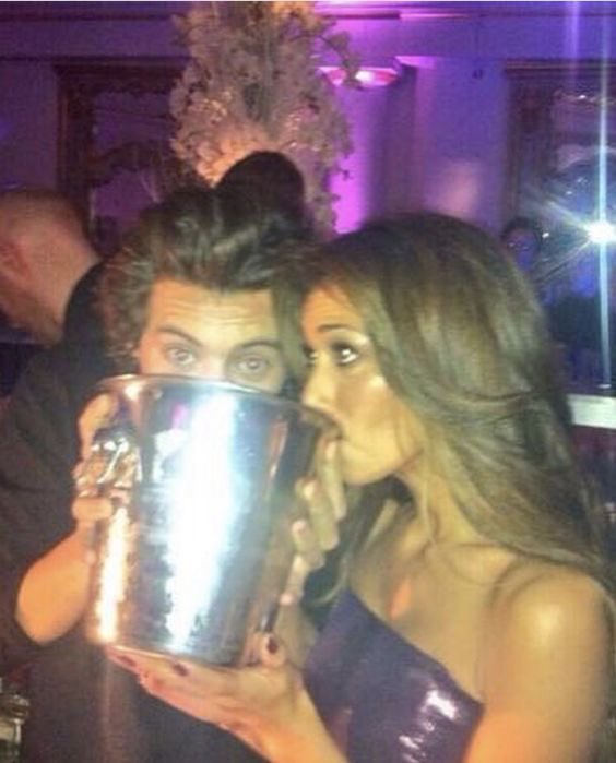 esnylor's tweet photo. in another life i’m a tumblr girl partying with fbh https://t.co/1Qwa5QzRS5