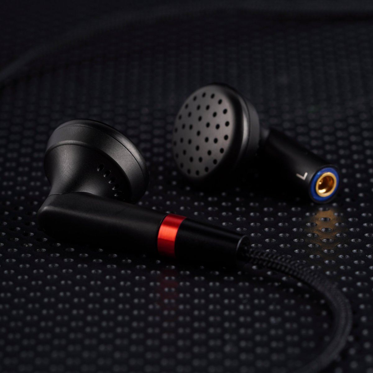 NicehckAudio's tweet photo. 🎧 <NICEHCK EBX25Ti  New Product Information> 🚀

🌟Using a composite spherical Beryllium metal diaphragm
🎶Designed for a full-range sound

📅 Will be released soon, so stay tuned and get ready to #HearTheDifference ❤️🔥

#NICEHCK #EBX25Ti #eabuds #NewRelease https://t.co/ayEqyyhKtx