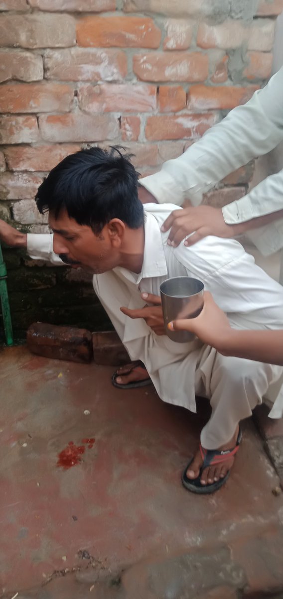 mudaser7474's tweet photo. @PakBaitulMal اسلام علیکم جناب پاکستان بیت المال صاحب پلیز اس بھائ کی مدد کریں شکریہ https://t.co/641TRoAEdO