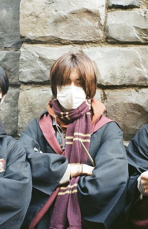 nocturnalee's tweet photo. ravenclaw and her gryffindor bf 🪄 https://t.co/CGSlEqJX6z