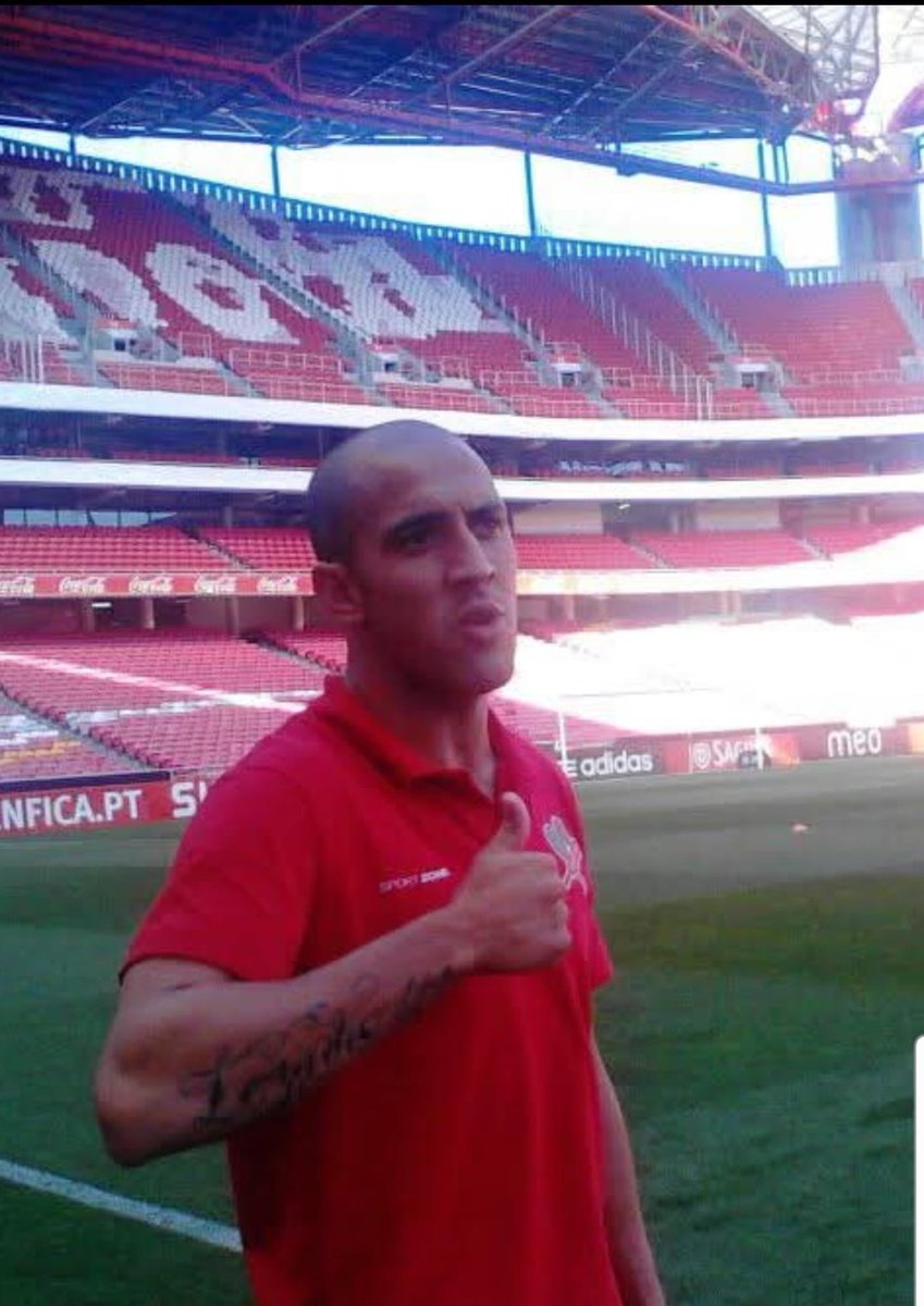 José Faria, o porco do treinador do Estrela que ontem armou confusão no Dragão. 

Que surpresa…