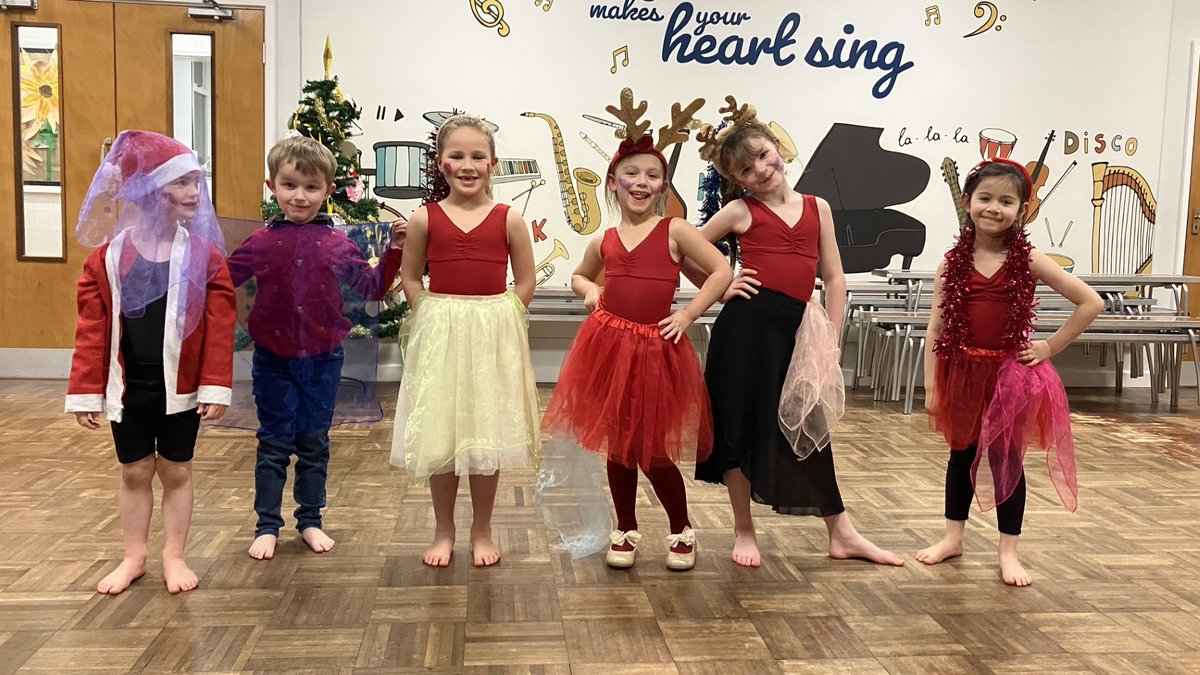 Mrs Holbrough's Year 1 &amp; 2 Performers Club did a super mini-concert last night. There are still places for next term's club, if your child is interested! 💙💛