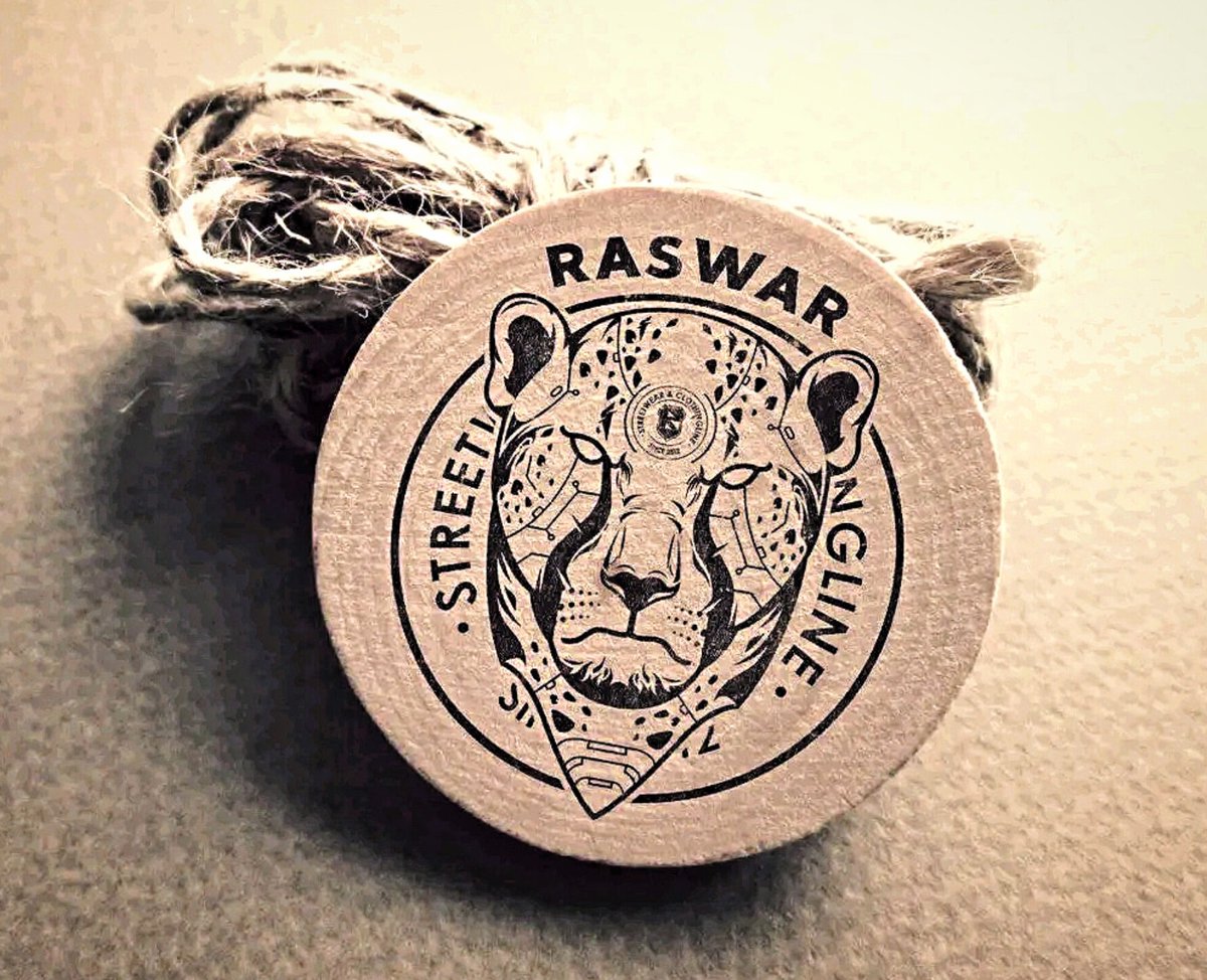 raswarofficiel's tweet photo. Agréable et douce journée ✨👌
#Raswar #TeamRaswar #Streetwear #cameroonmodels #ModeUrbaine #AfricaFashion https://t.co/6IDt1G488H