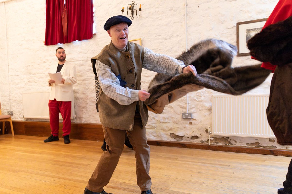 ndb1arts's tweet image. ⭐️‘Coproduction at its finest’⭐️ 

The highest accolade we could possibly hope for when creating our annual performance with @camphillvillag1

The magic and joy captured here by @james_a_drury📸

If this doesn’t put you in the mood for Christmas, nothing will 🎄