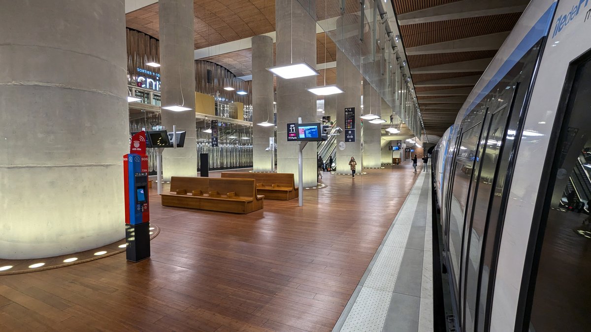 🚆 🚆 Nouvelle offre de #transport : le RER E rapproche l’est et l’ouest !

Depuis le 15 décembre, tous les trains en provenance de l’est (Chelles – Gournay, Villiers-sur-Marne – Le Plessis Trévise et Tournan) sont prolongés jusqu’à Nanterre-la-Folie.

🚄 16 trains/heure aux