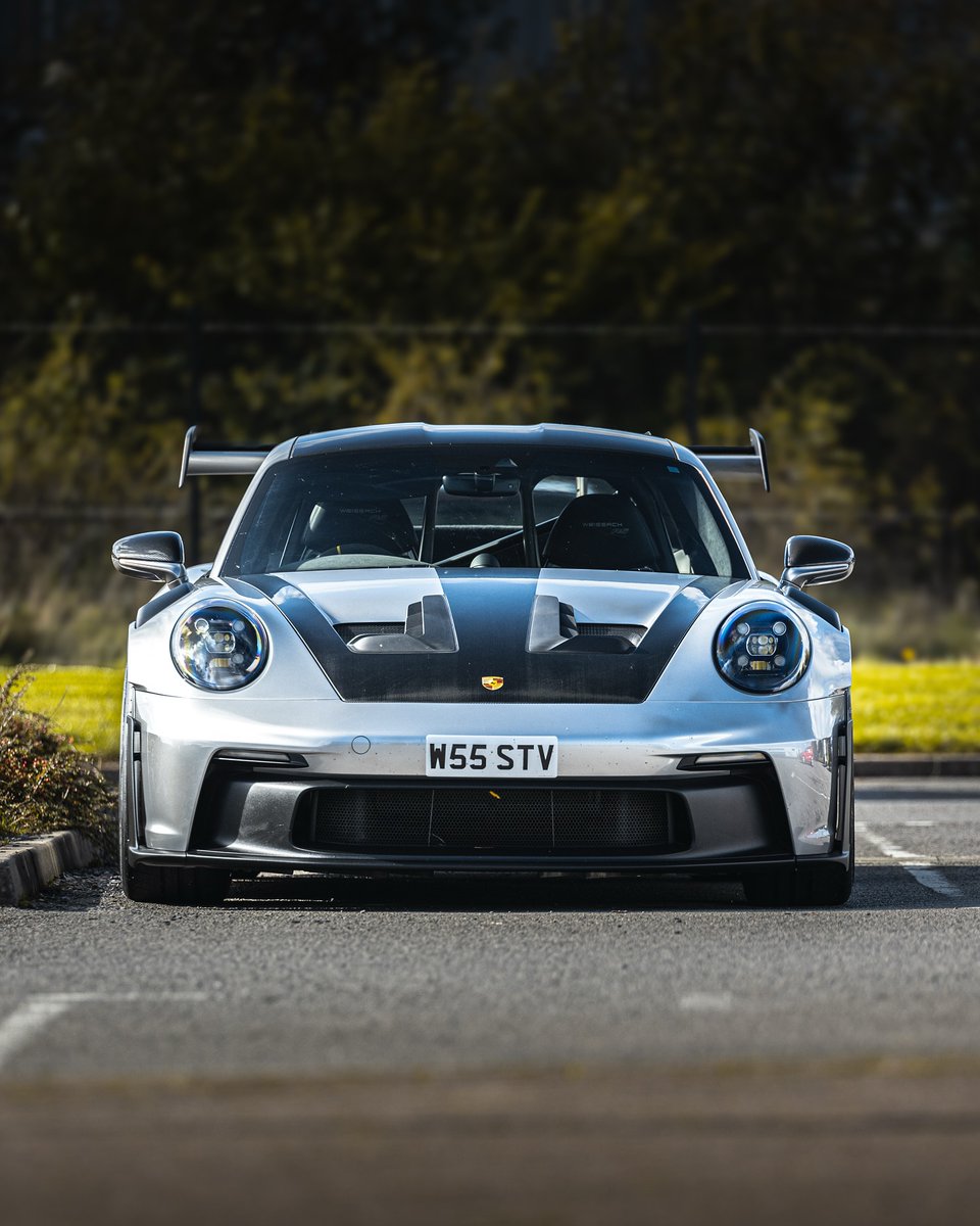 Demon_Tweeks's tweet image. Name a more iconic car? 📷

#carphotography #gt3rs #modified #Porsche