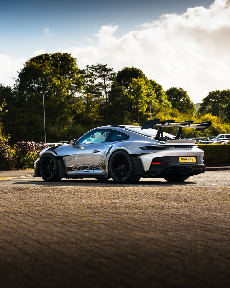 Demon_Tweeks's tweet image. Name a more iconic car? 📷

#carphotography #gt3rs #modified #Porsche