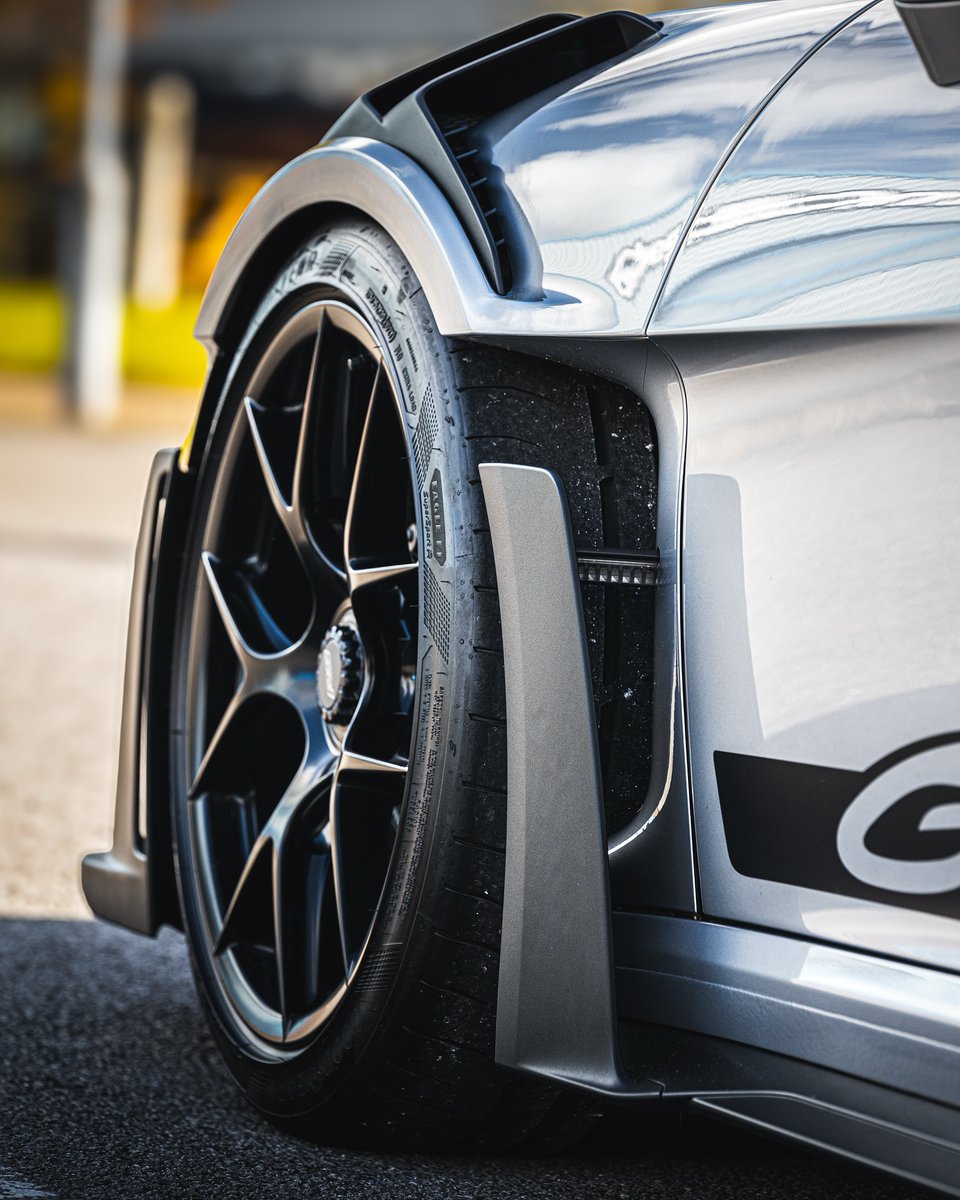 Demon_Tweeks's tweet image. Name a more iconic car? 📷

#carphotography #gt3rs #modified #Porsche